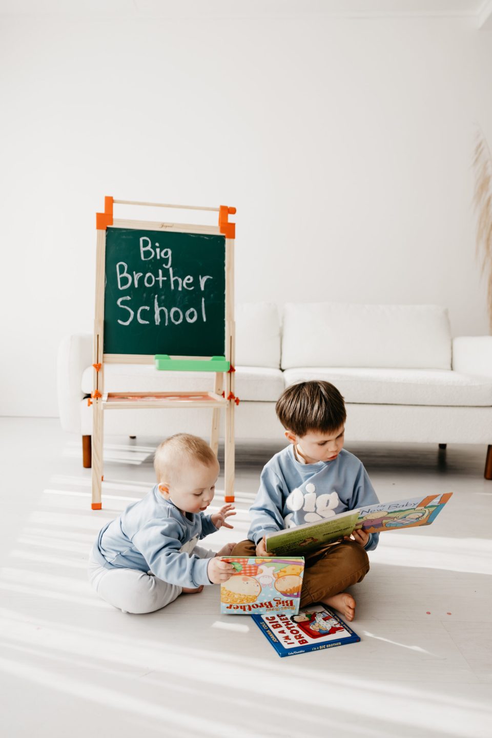 Elizabeth-McCravy-Baby-Announcement-Studio-Photos-5 big brother school announcement for becoming a family of five