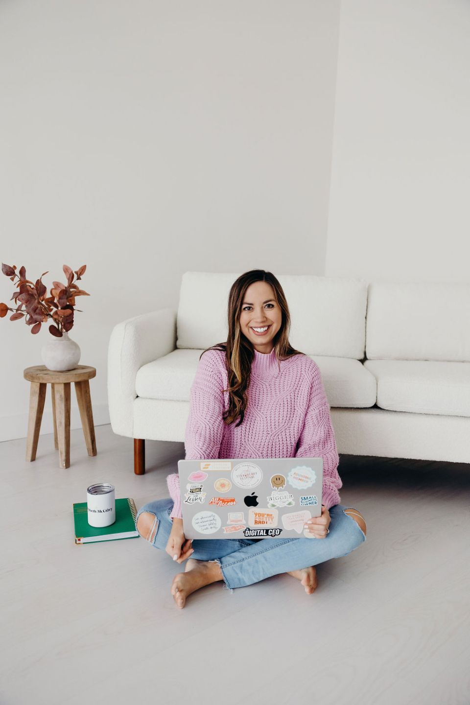 Elizabeth-McCravy-Maternity-Studio-Shoot-30 Elizabeth-McCravy-Maternity-Studio-Shoot-30