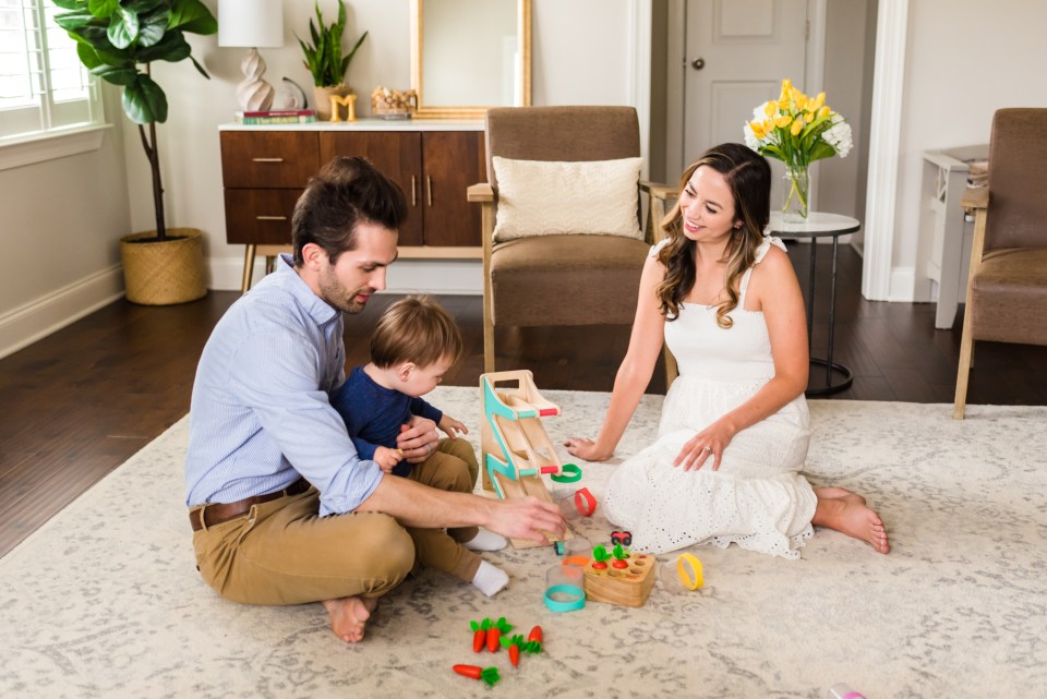 Elizabeth-McCravy-Shop-Templates-Small-family-6 mom optimizing her business so she can spend more time at home